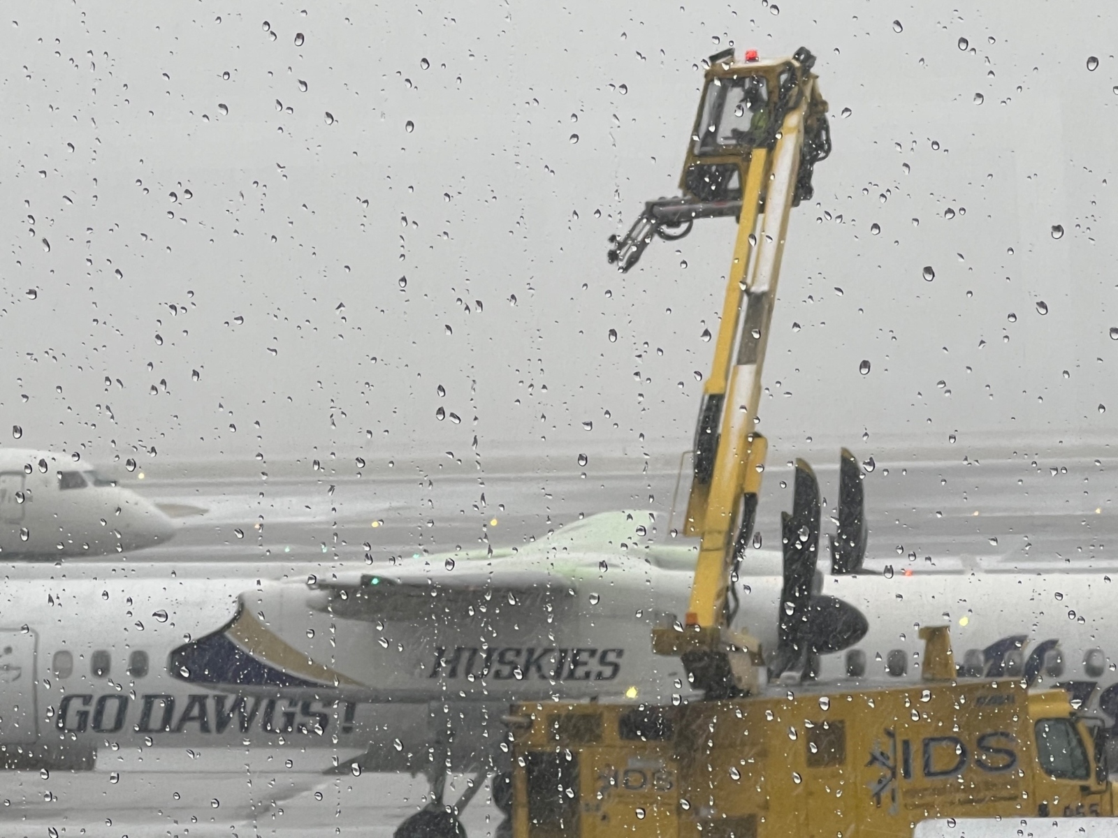 De-icing Airplanes During Winter 