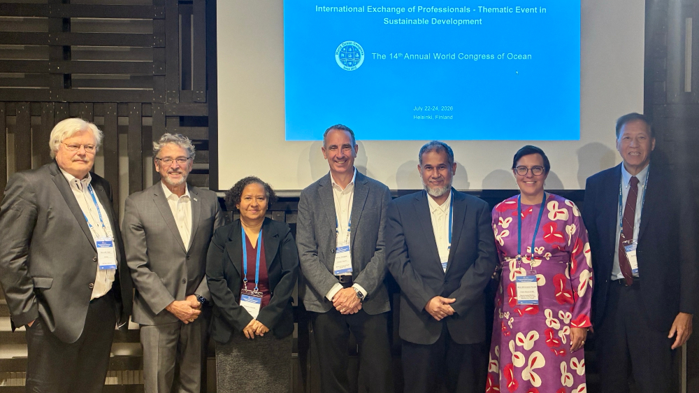 Commissioner Felleman with a group of other presenters from the 14th Annual World’s Ocean Congress