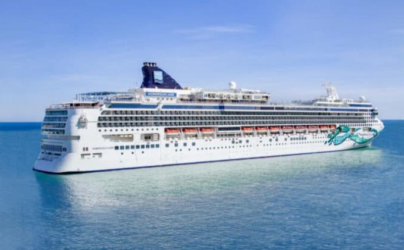 Norwegian Jade Ship at sea