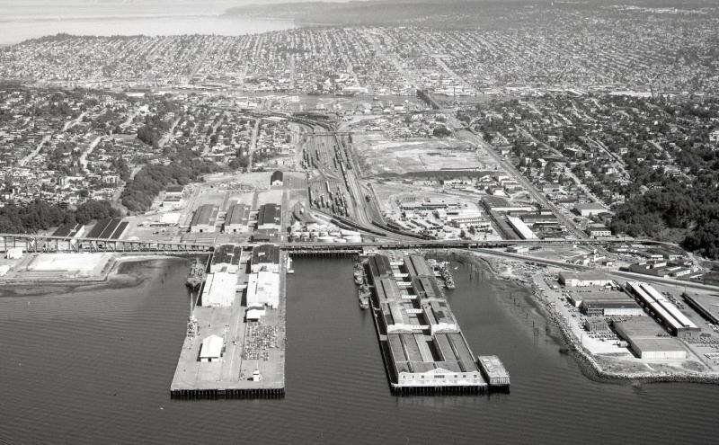 Black and white historic photo of Terminal 91 from July 28, 1976