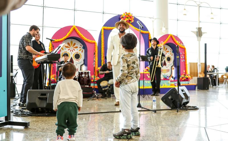 Kids dancing to live music 