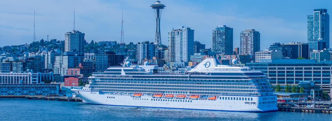 The Oceania Riviera leaving Pier 66.
