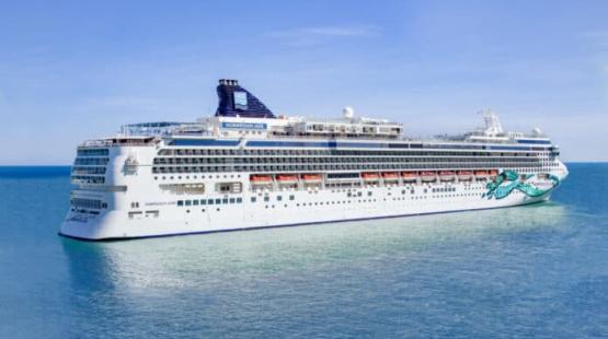Norwegian Jade Ship