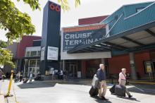 Cruise Passengers arrive at Bell Street Pier 66 Cruise Terminal en Route to Alaska from Seattle