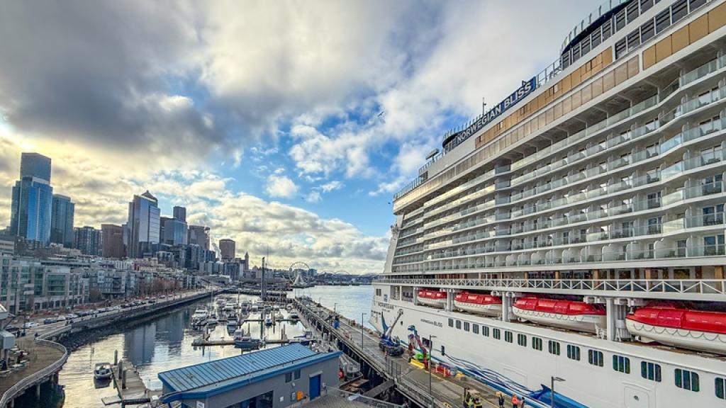 photo of cruise ship at berth at Pier 66 in downtown Seattle